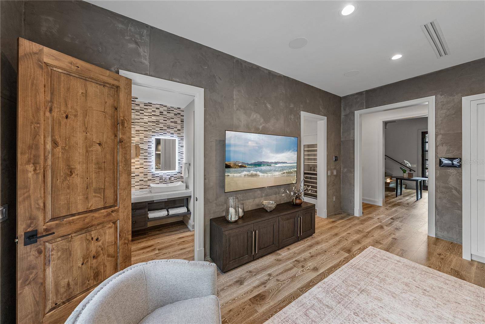 2903 W HAWTHORNE RD — photo 19
