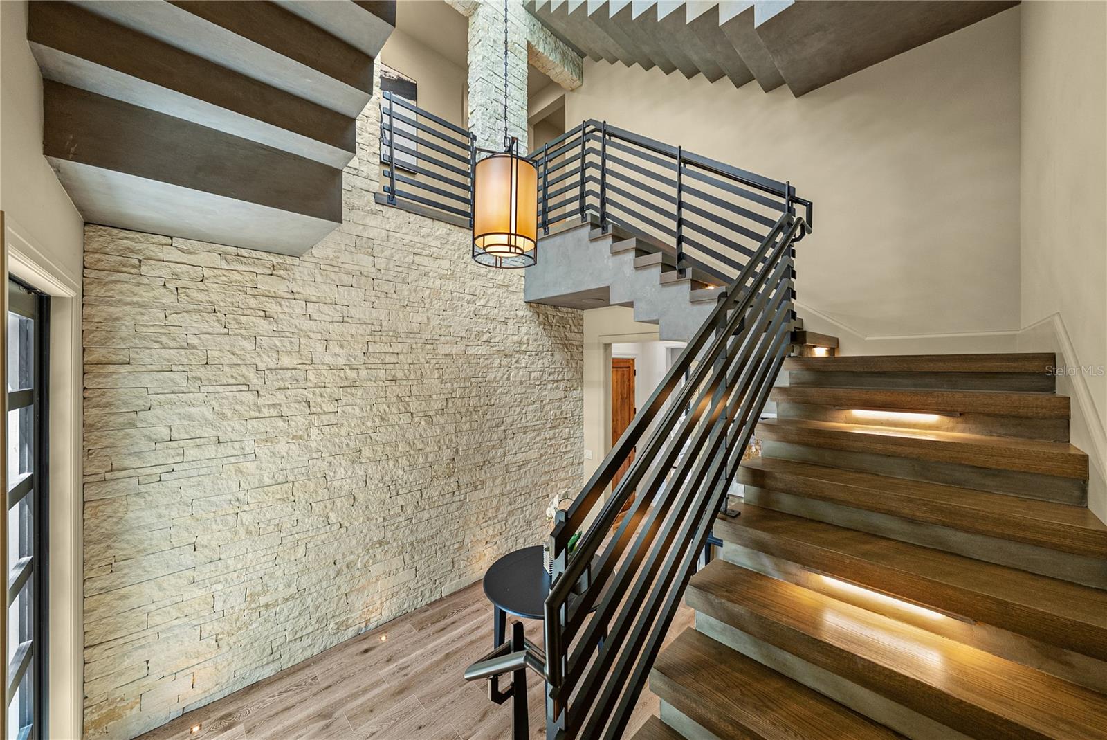 2903 W HAWTHORNE RD — photo 32