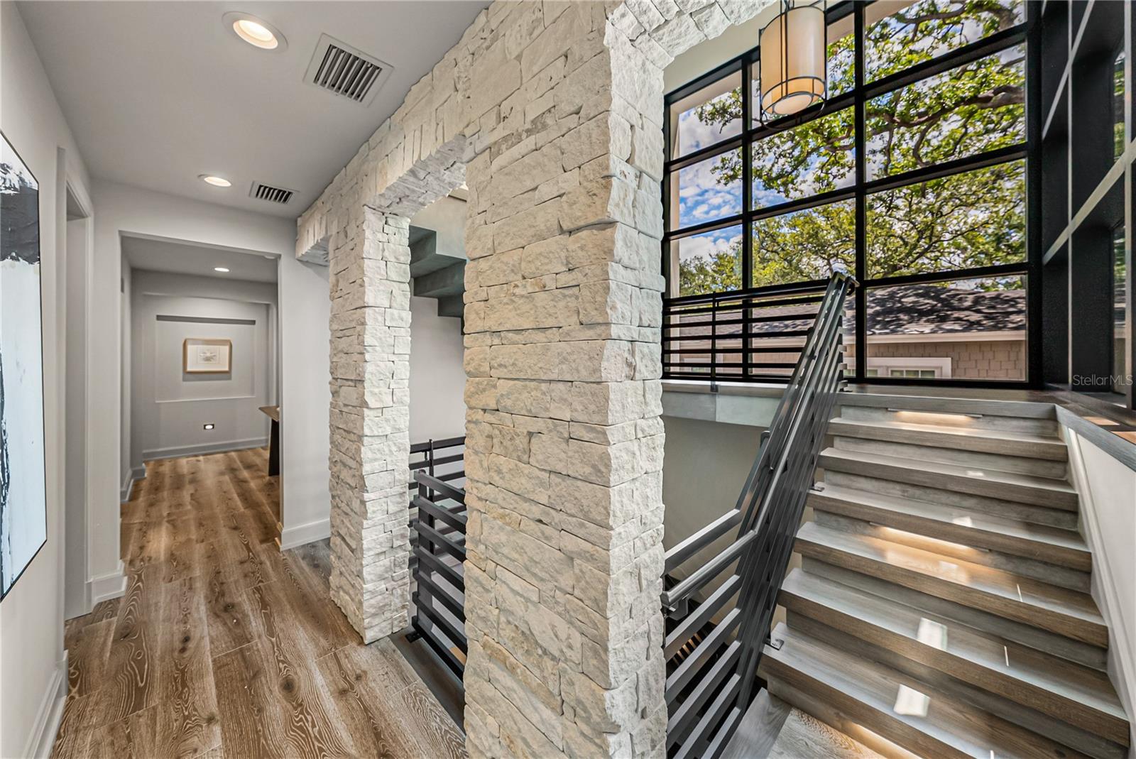 2903 W HAWTHORNE RD — photo 33