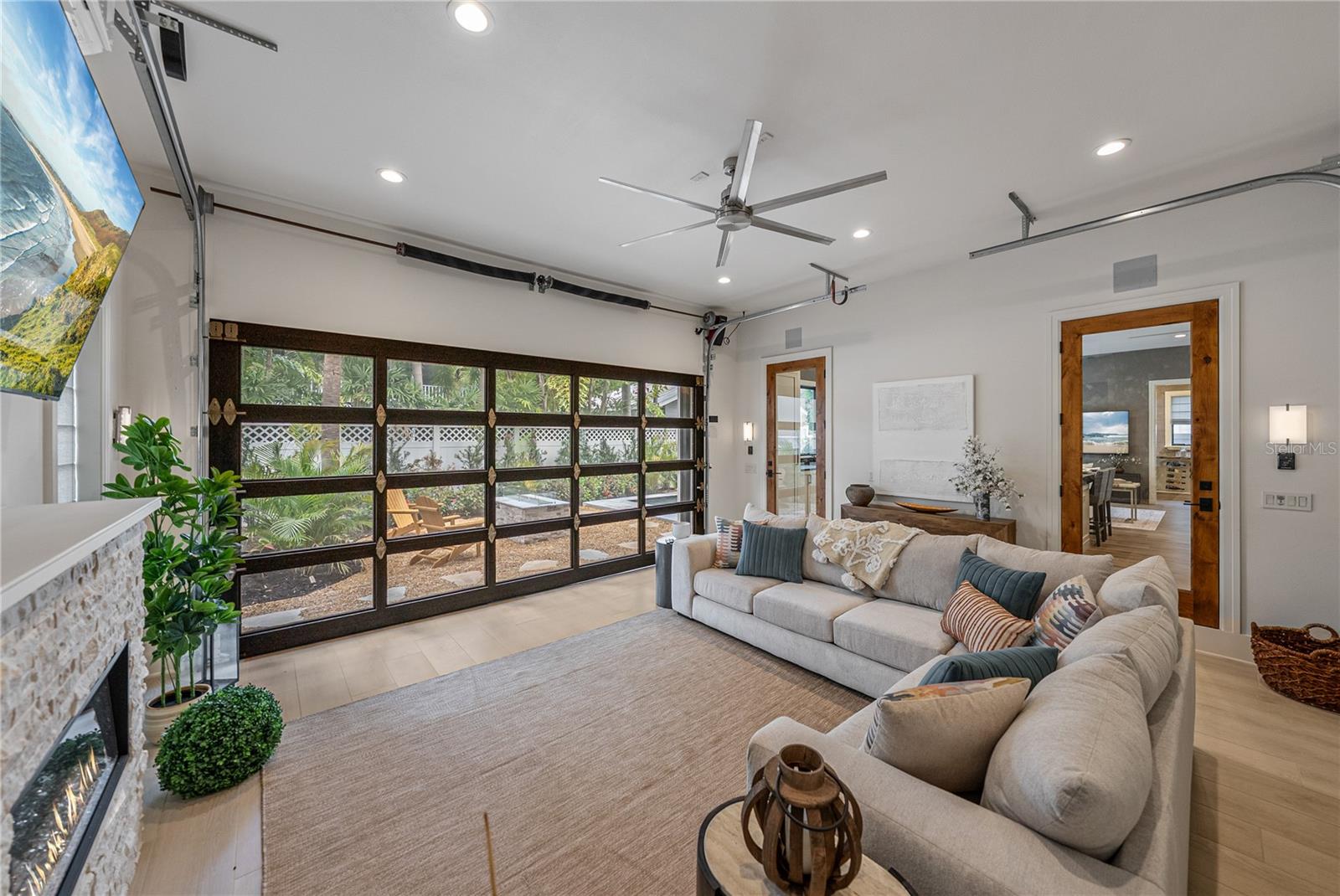 2903 W HAWTHORNE RD — photo 24