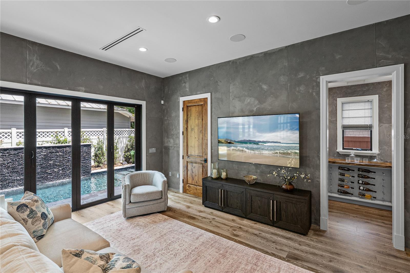 2903 W HAWTHORNE RD — photo 15