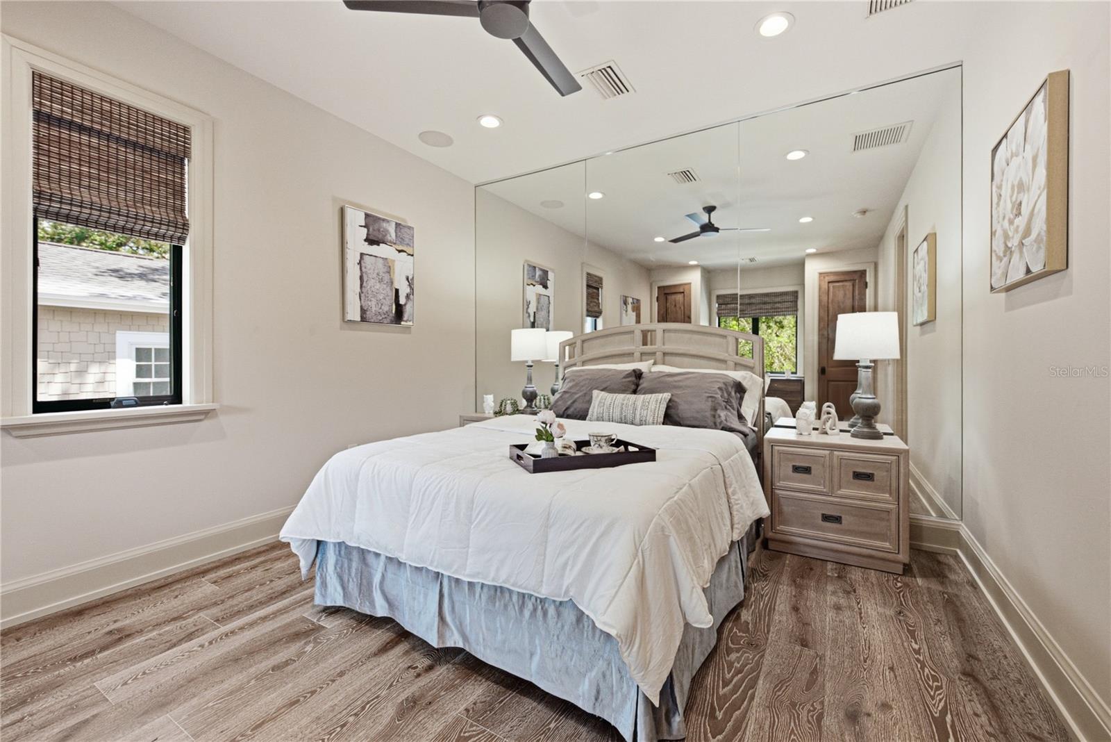 2903 W HAWTHORNE RD — photo 51