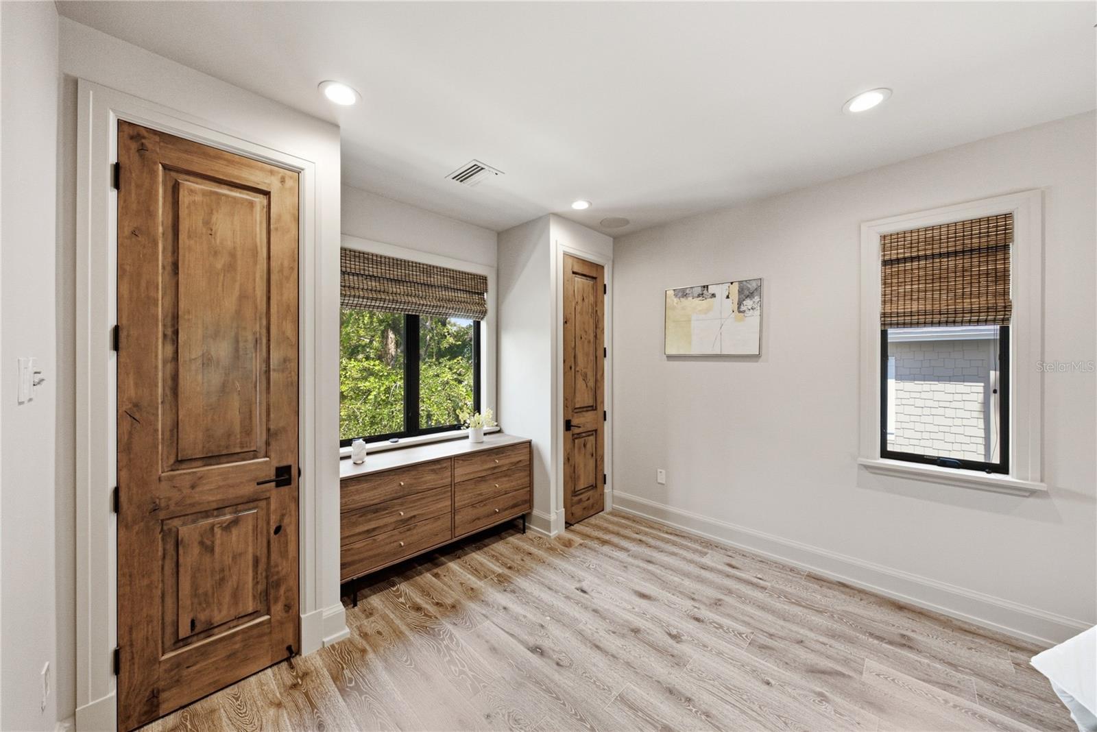 2903 W HAWTHORNE RD — photo 50