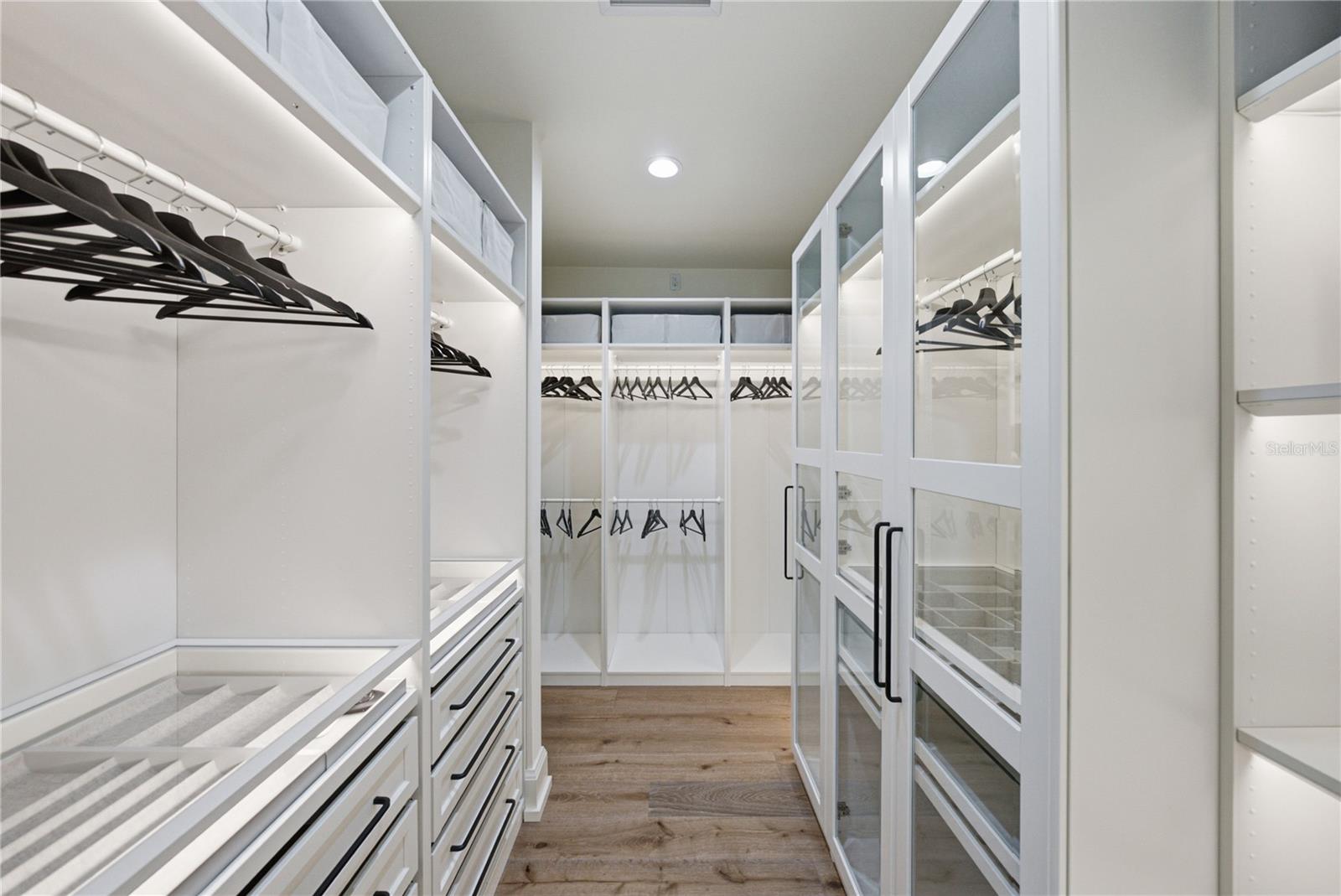 2903 W HAWTHORNE RD — photo 41
