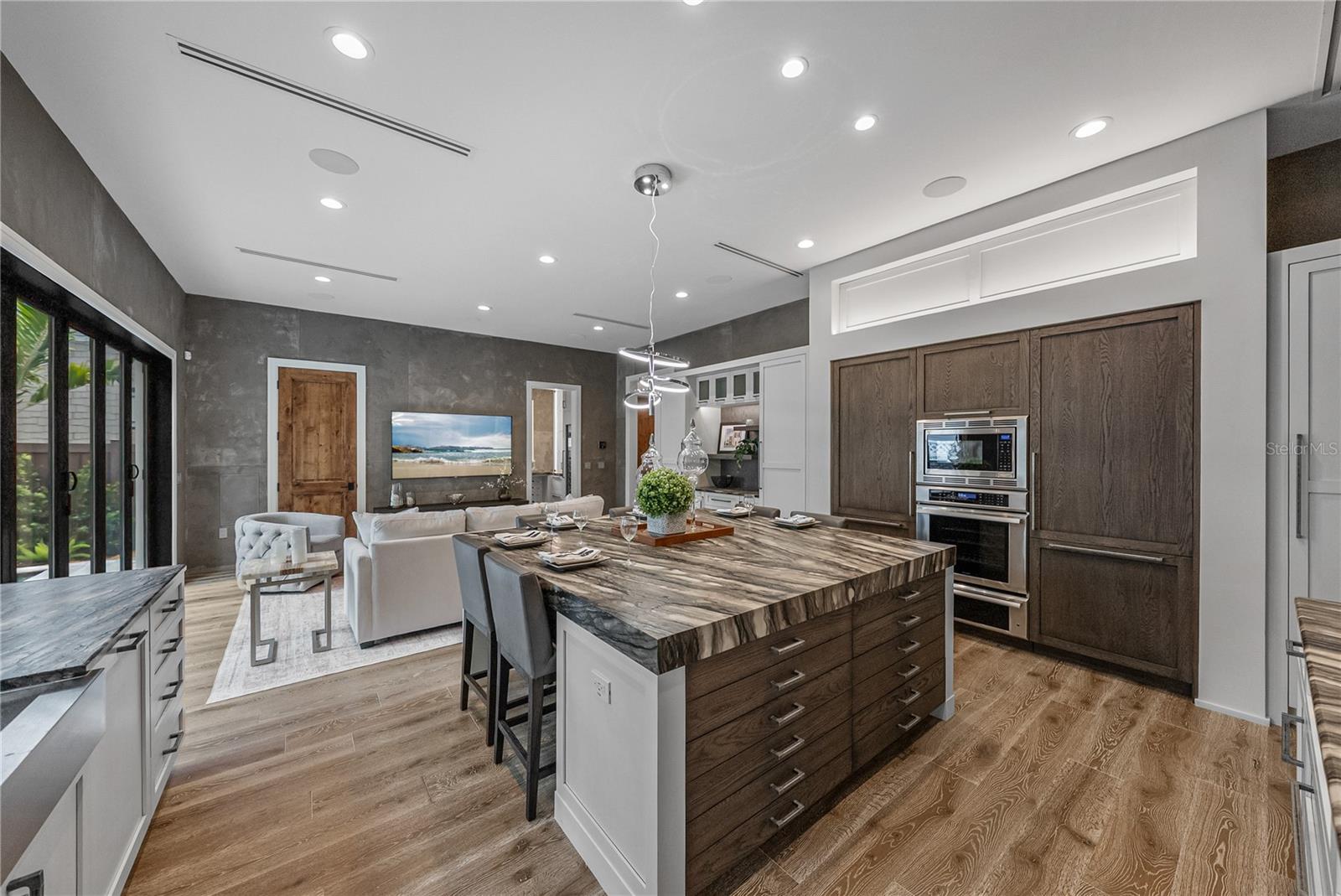 2903 W HAWTHORNE RD — photo 11