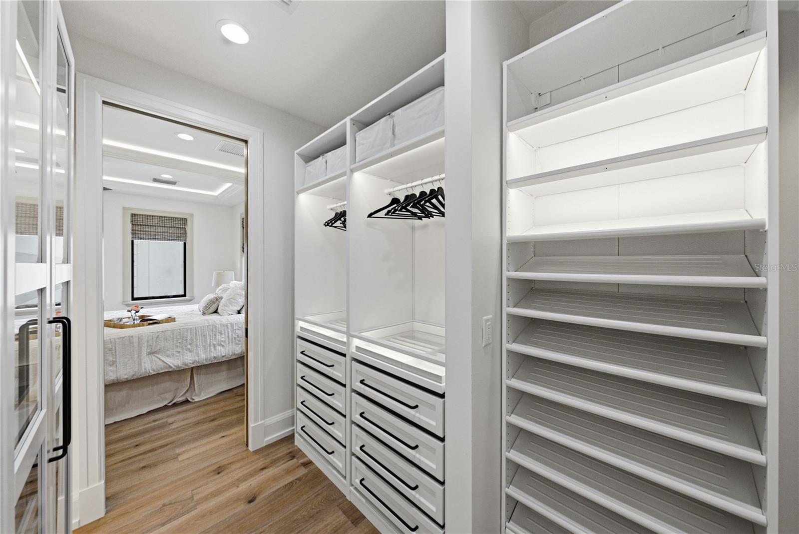 2903 W HAWTHORNE RD — photo 45