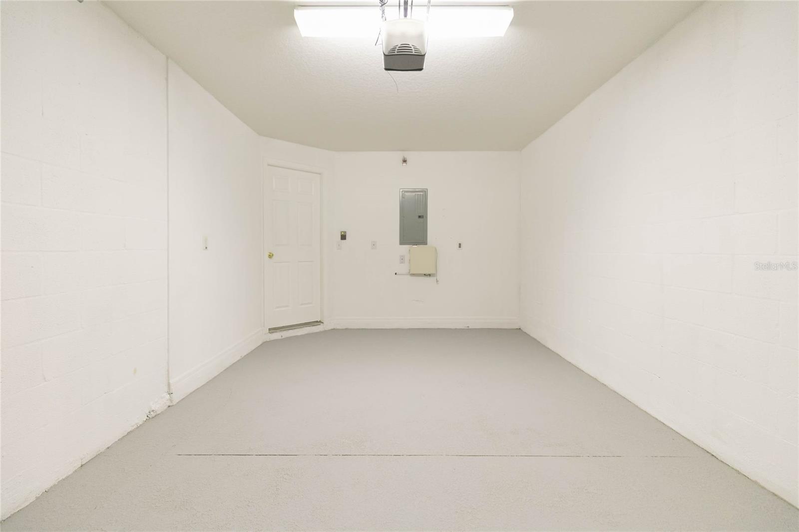 6407 BARKSDALE WAY — photo 31