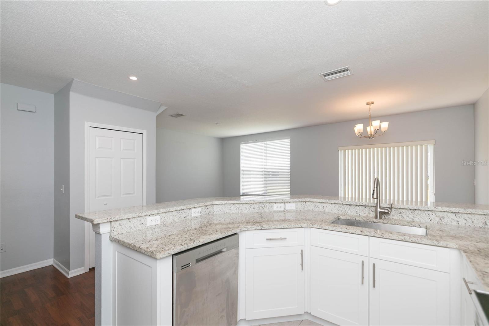 6407 BARKSDALE WAY — photo 11