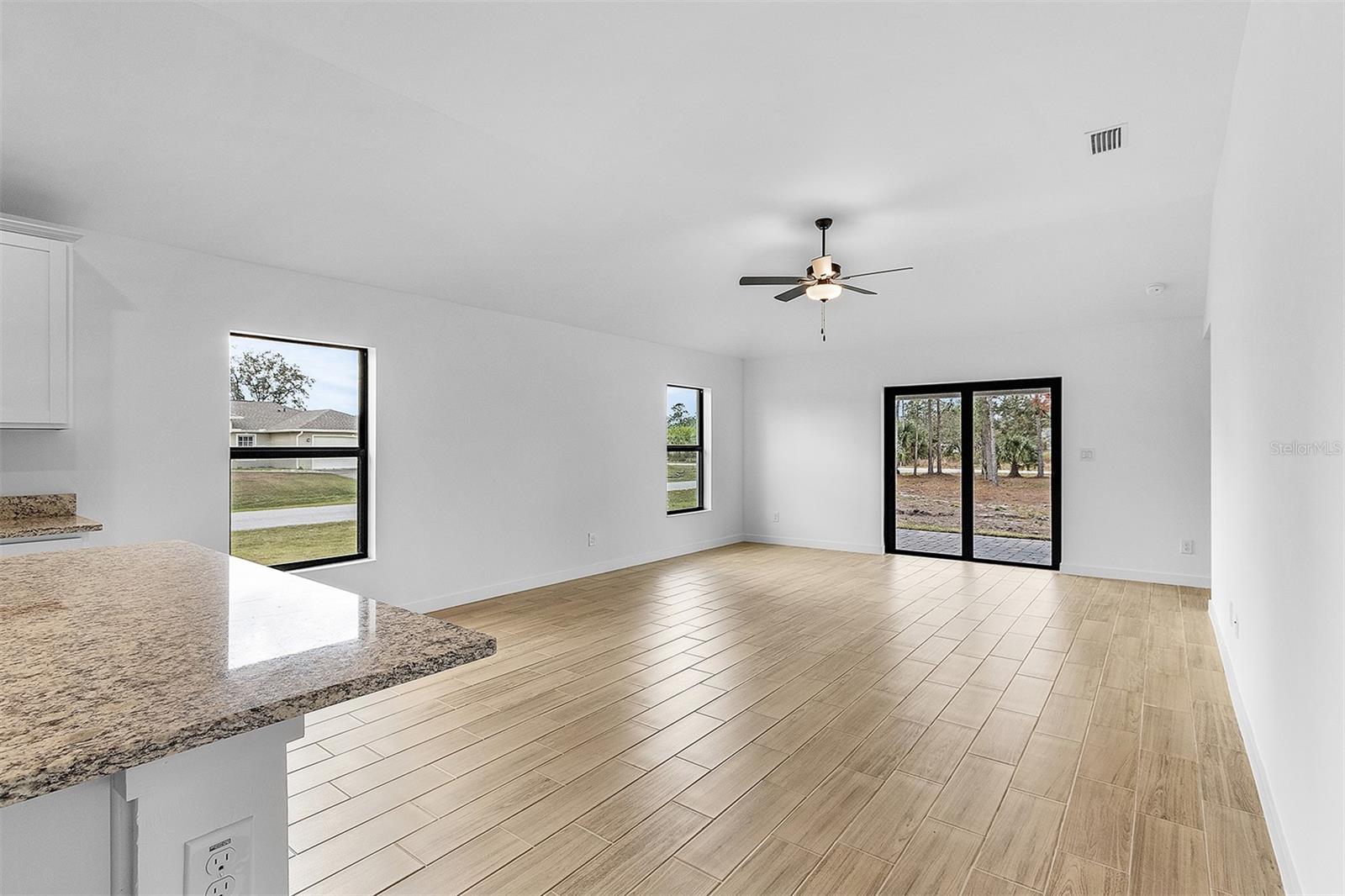 Home in NORTH PORT — photo 9