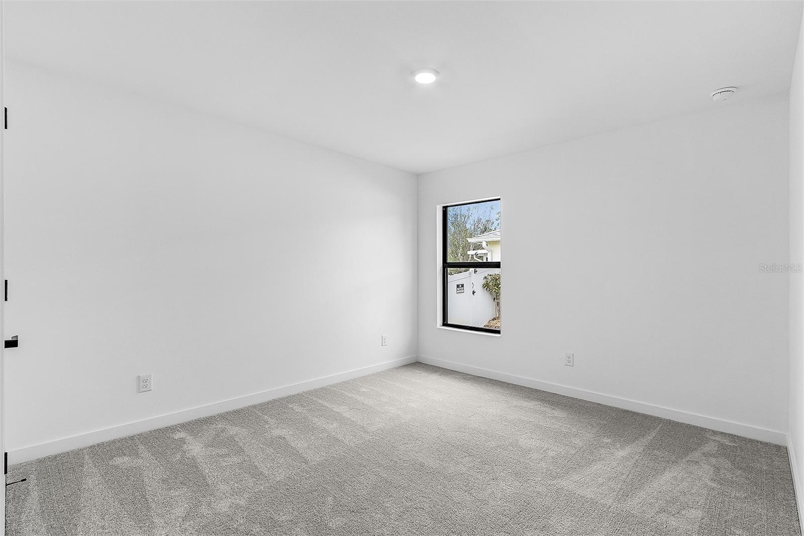 Home in NORTH PORT — photo 14