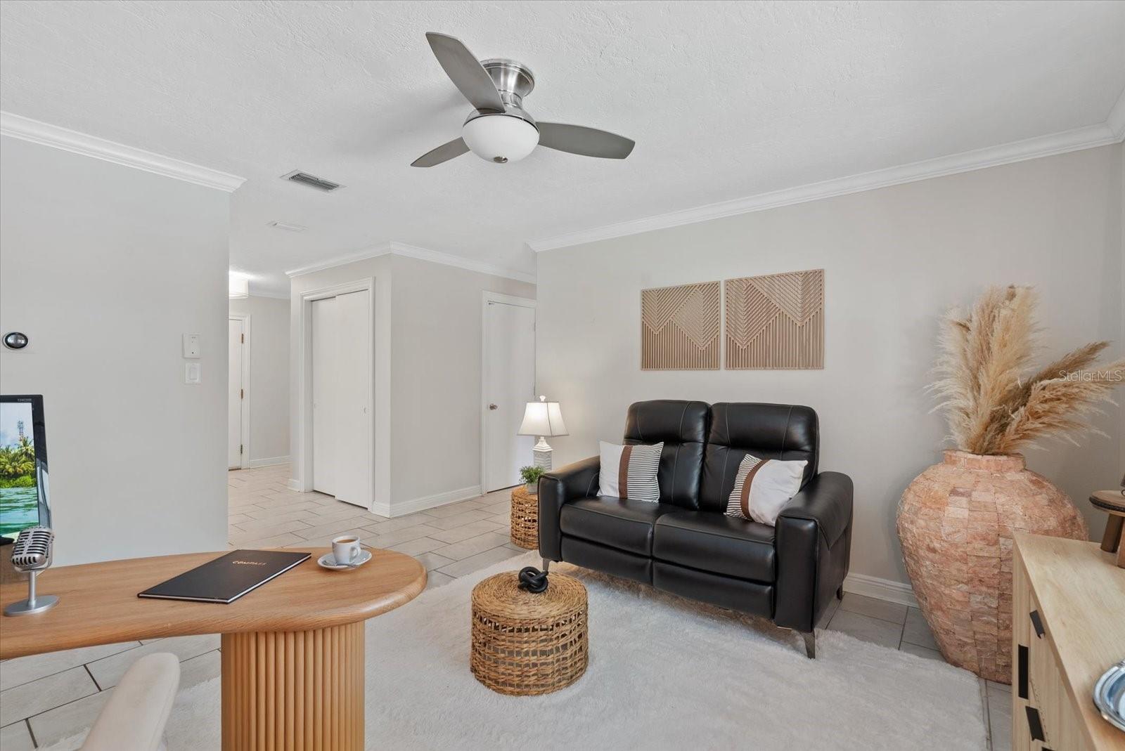 361 SCOTT AVE — photo 10
