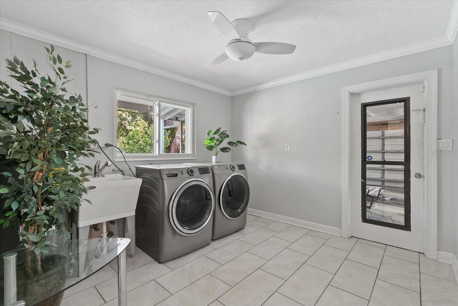 361 SCOTT AVE — photo 22
