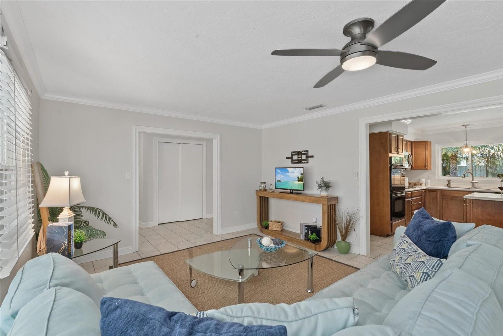 361 SCOTT AVE — photo 12