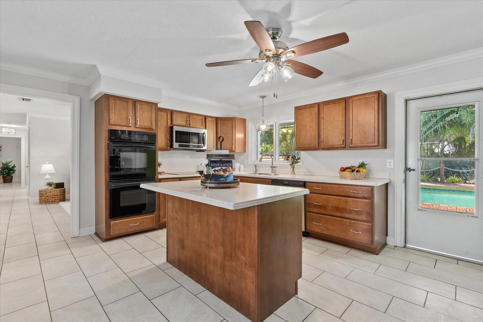 361 SCOTT AVE — photo 14