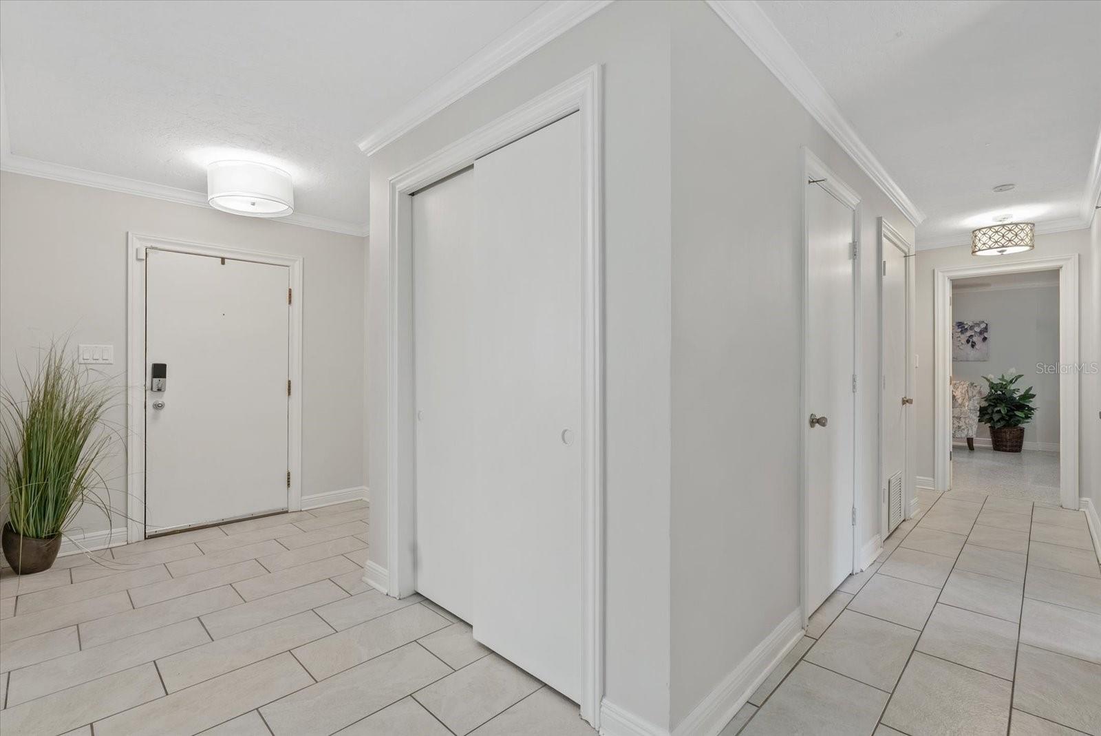 361 SCOTT AVE — photo 8