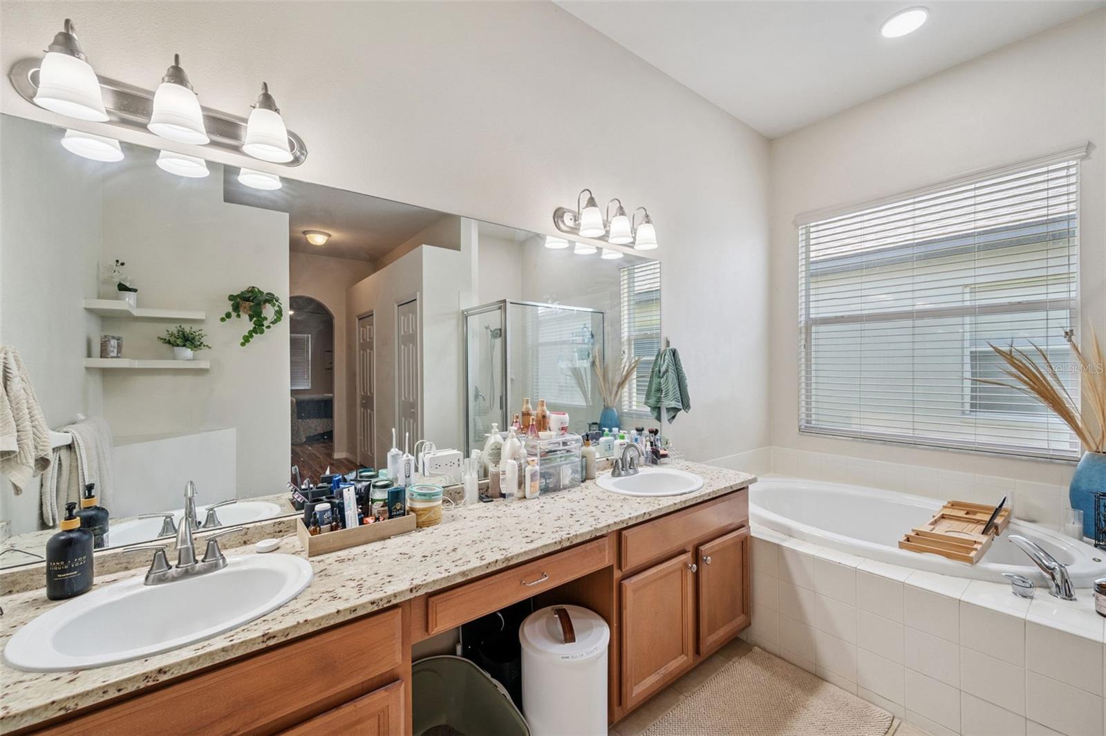 4641 ROLLING GREEN DR — photo 25