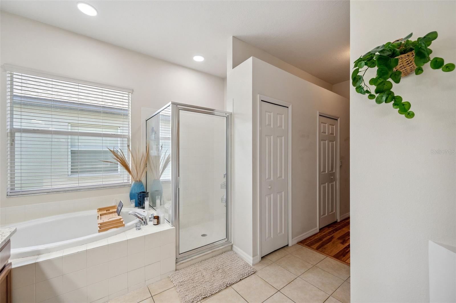 4641 ROLLING GREEN DR — photo 27