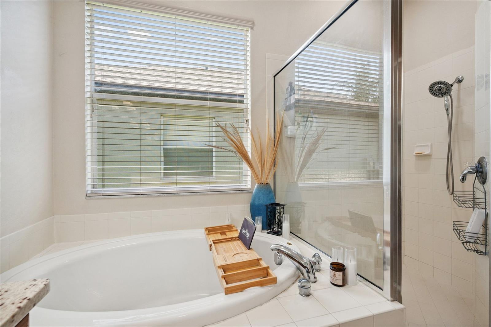 4641 ROLLING GREEN DR — photo 28