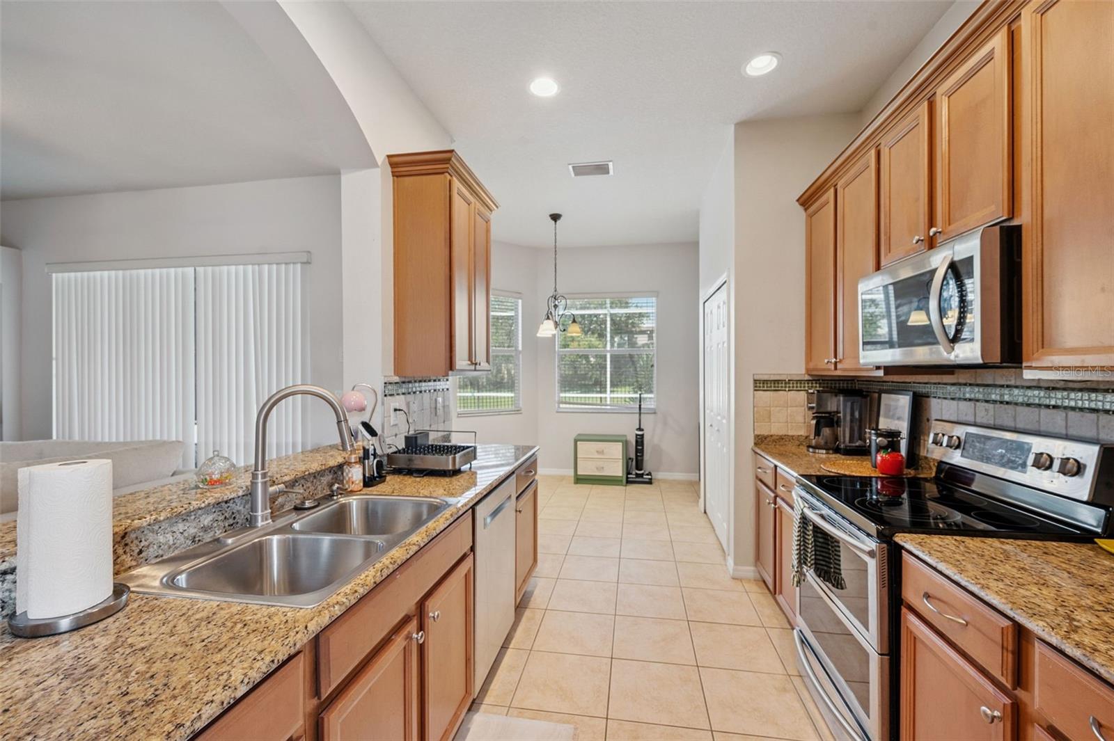4641 ROLLING GREEN DR — photo 16
