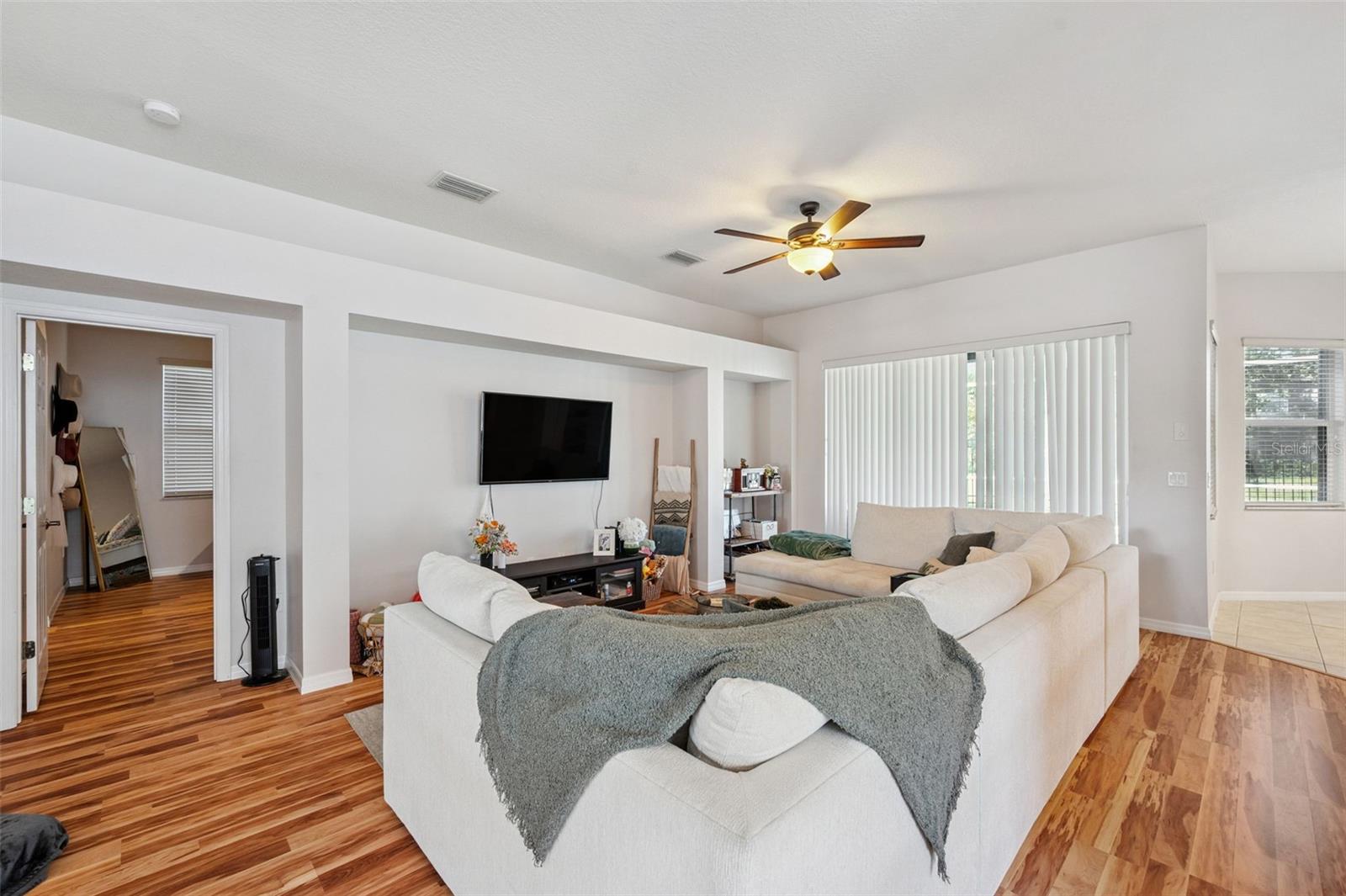 4641 ROLLING GREEN DR — photo 8