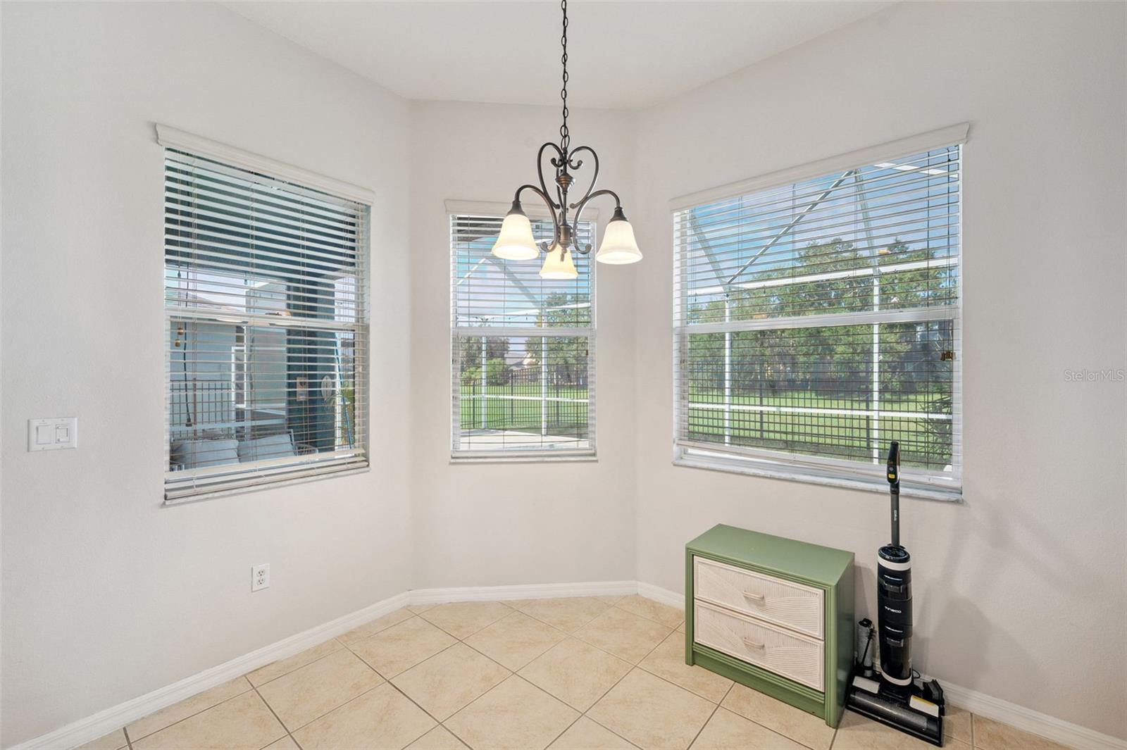 4641 ROLLING GREEN DR — photo 18