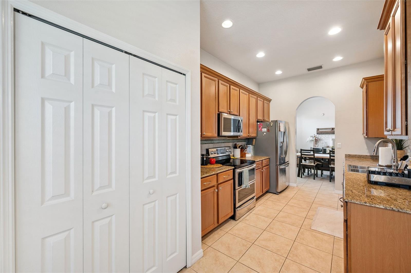 4641 ROLLING GREEN DR — photo 13