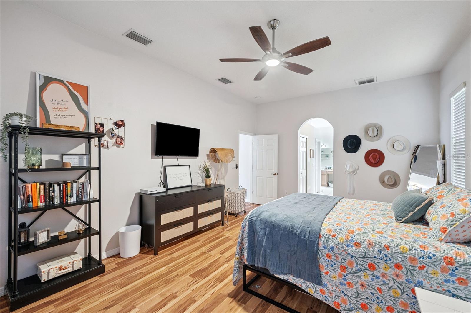4641 ROLLING GREEN DR — photo 23