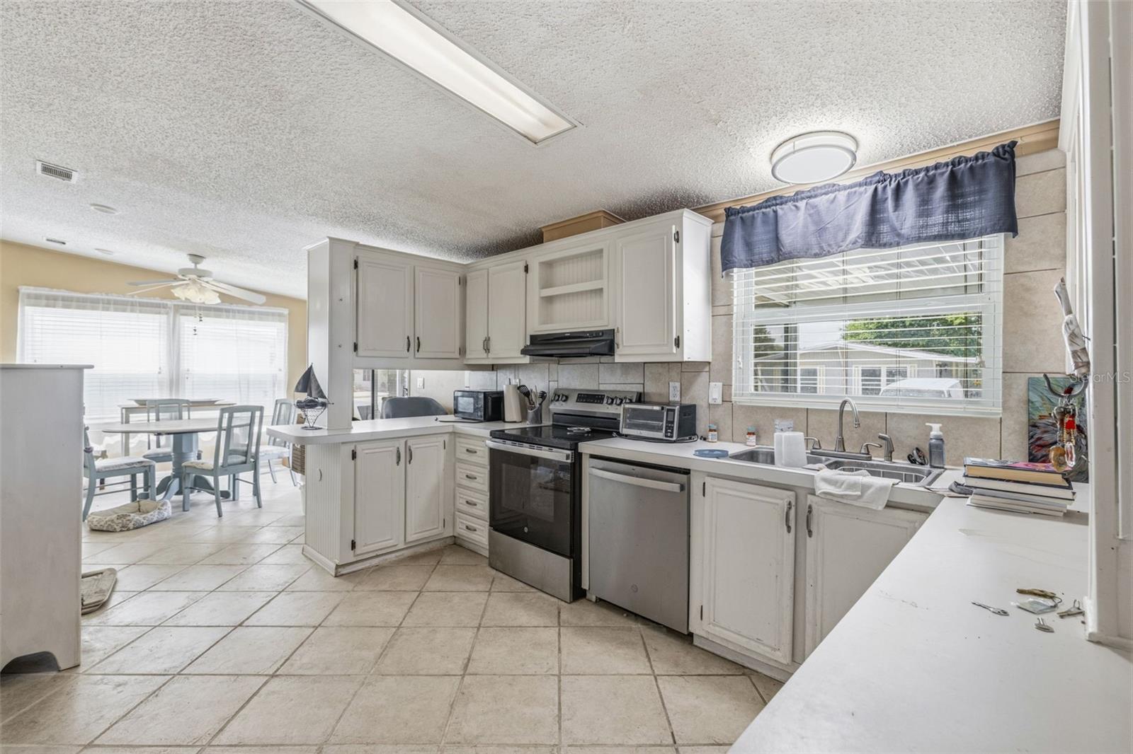 3125 SHORT LEAF ST — photo 15