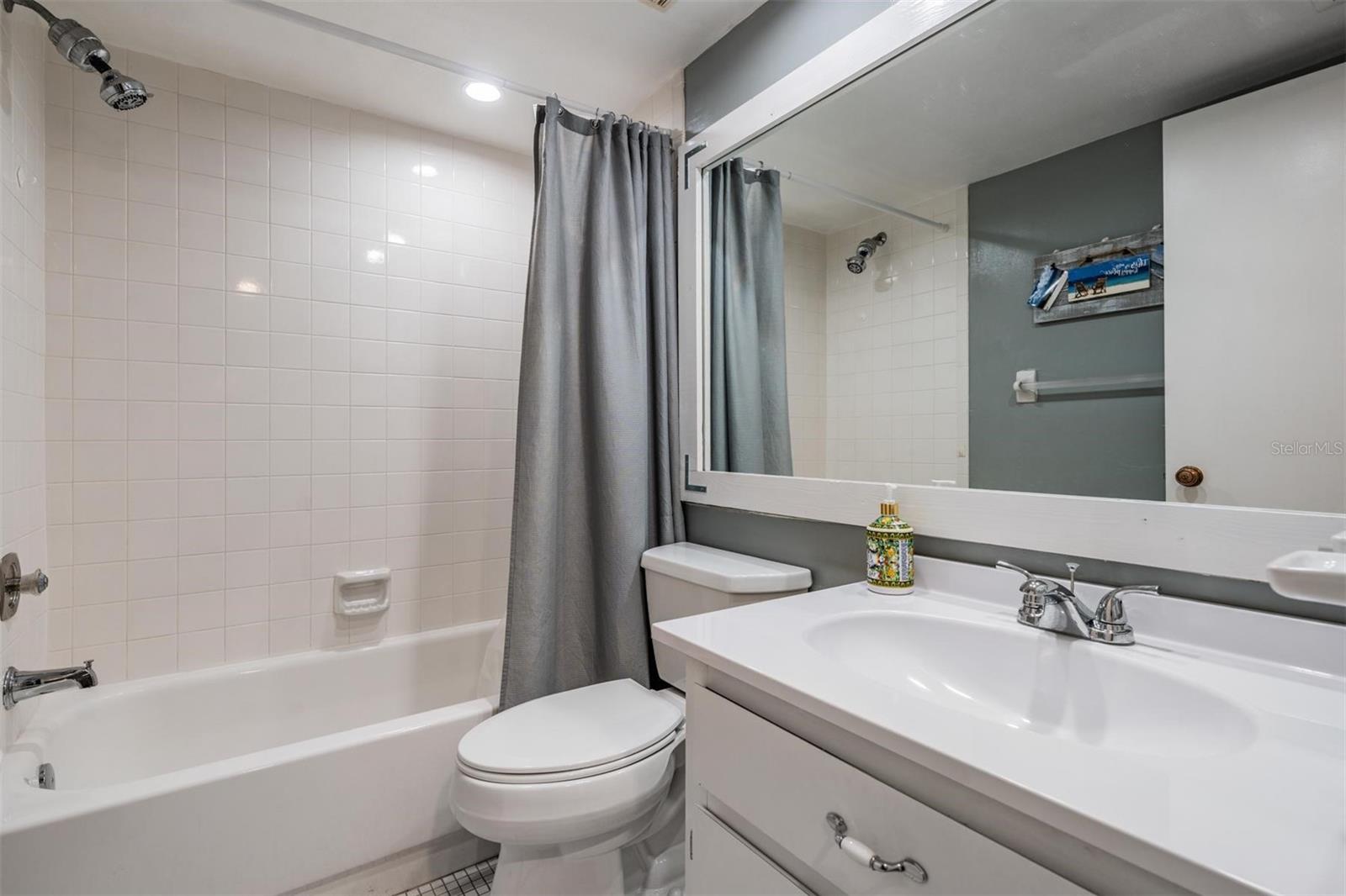 107 LAKEVIEW PL #7 — photo 25