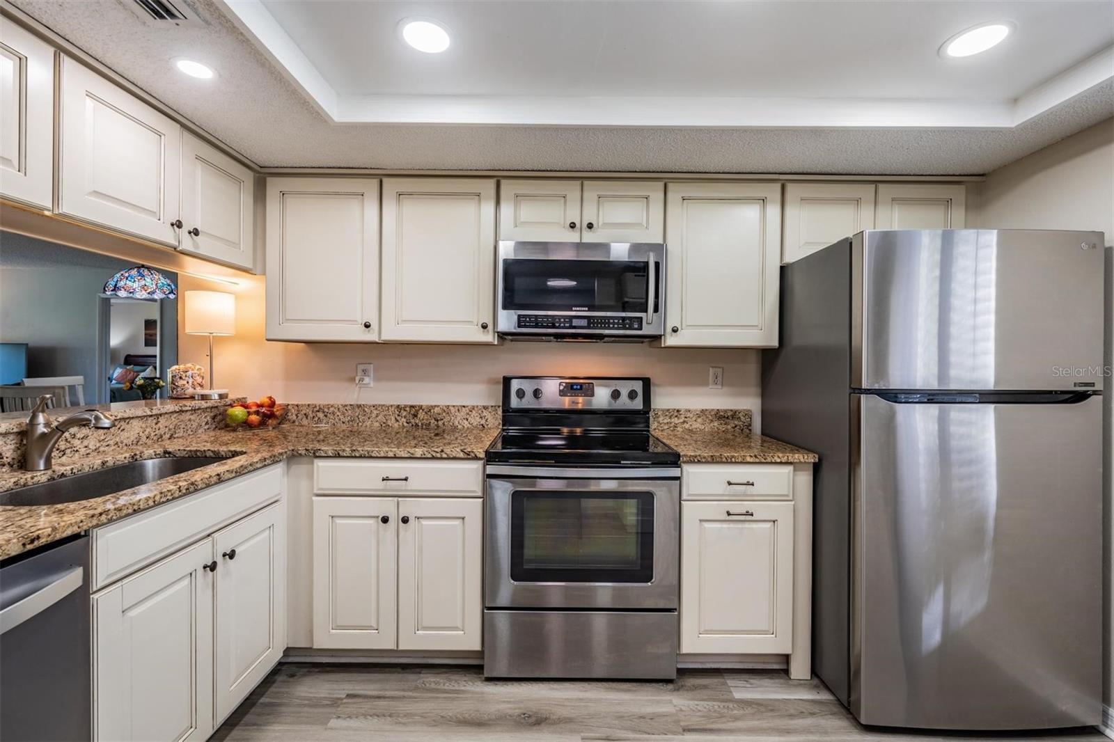 107 LAKEVIEW PL #7 — photo 15