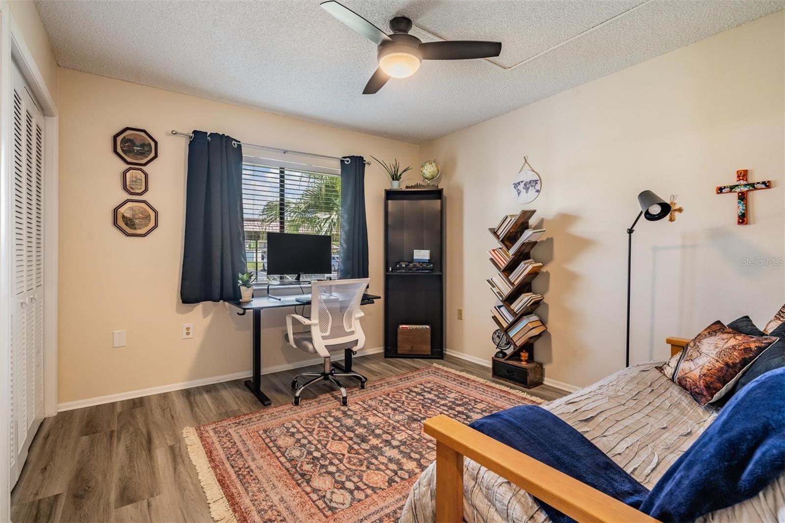 107 LAKEVIEW PL #7 — photo 24