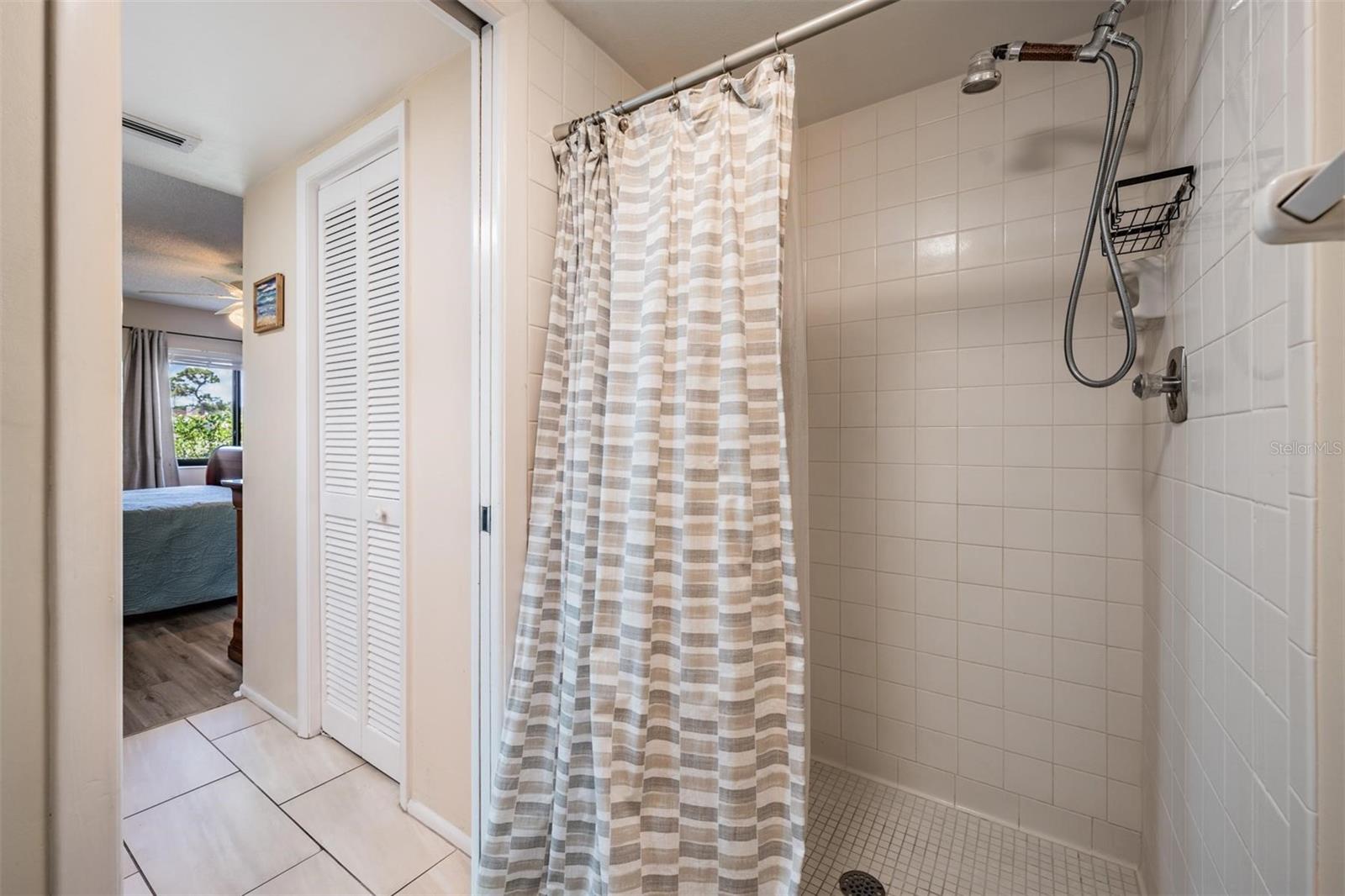 107 LAKEVIEW PL #7 — photo 23