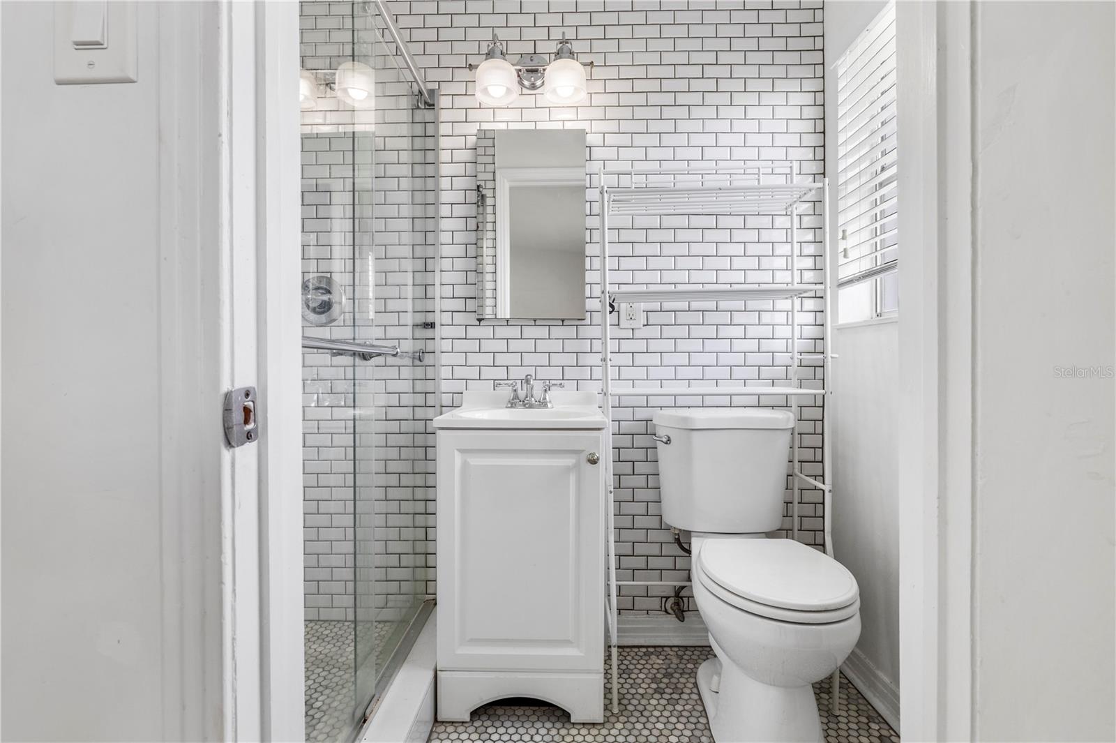 2125 W HIAWATHA ST — photo 27