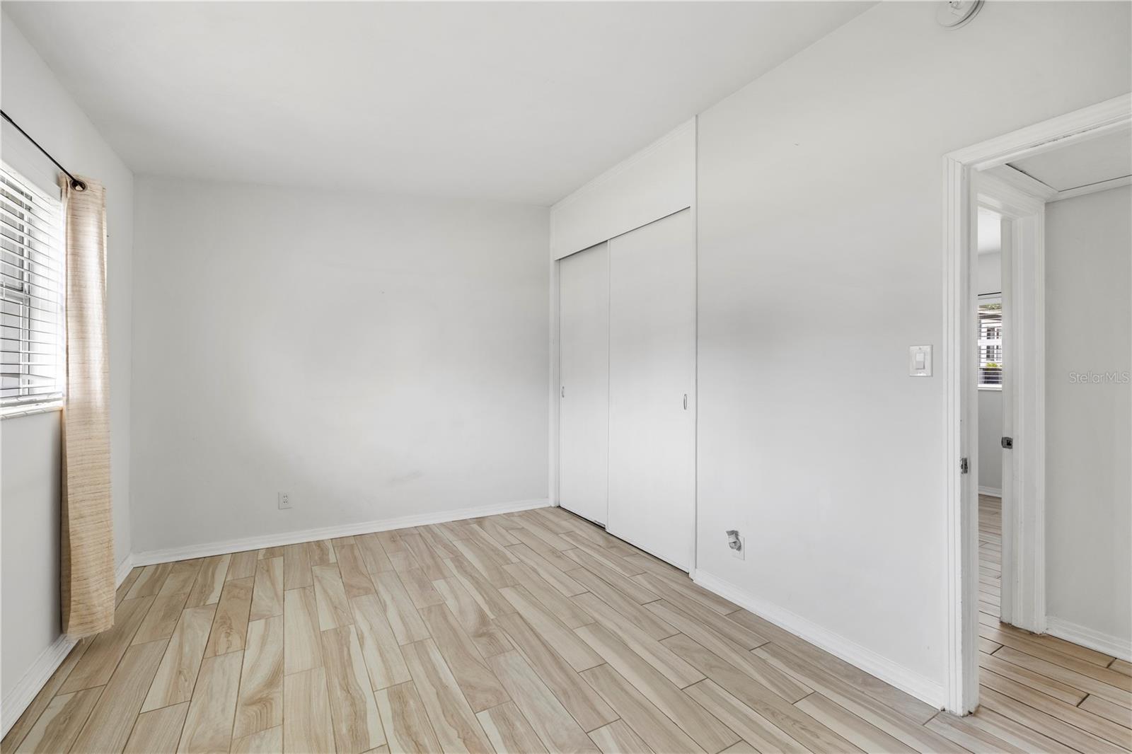 2125 W HIAWATHA ST — photo 25