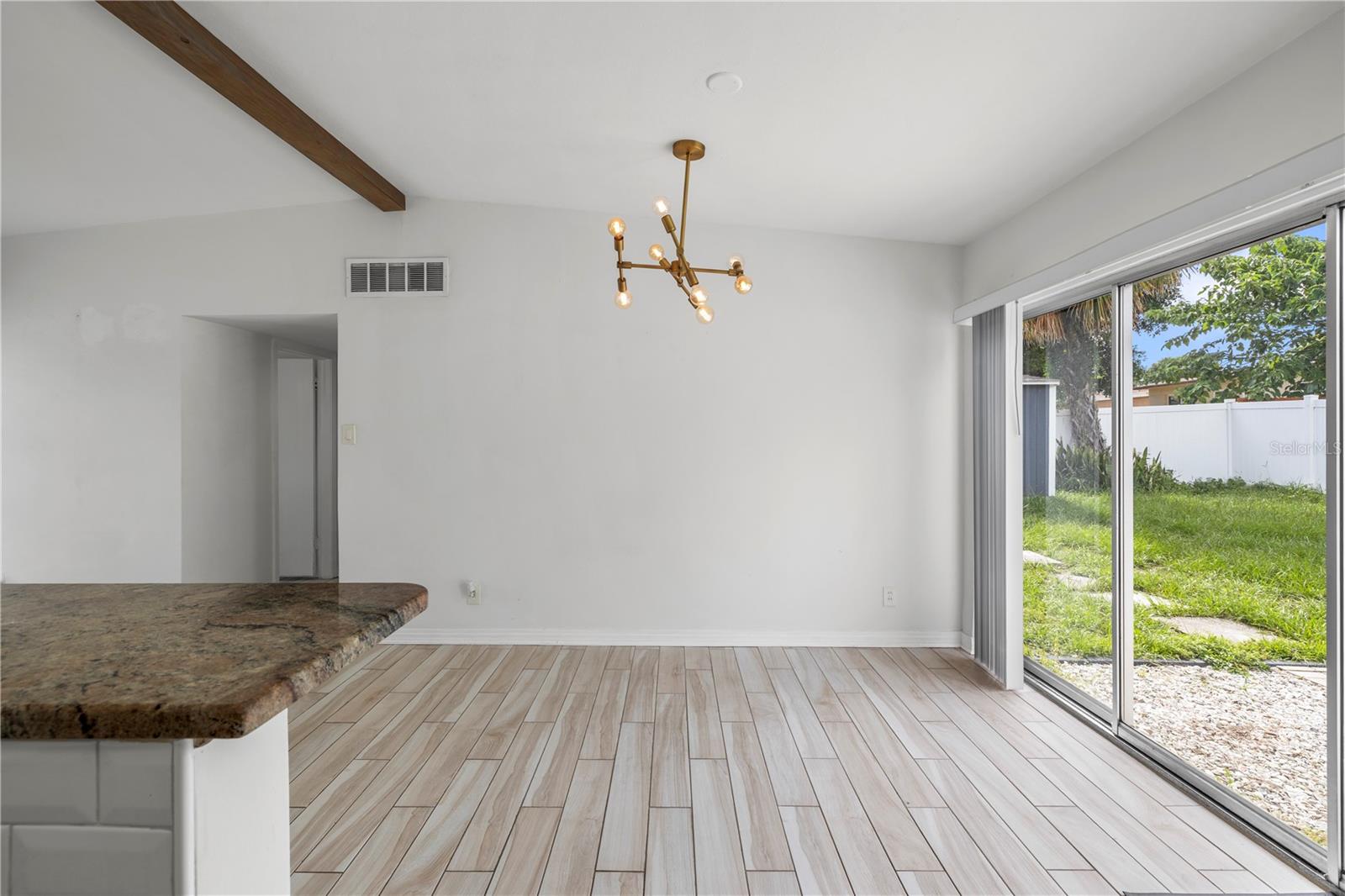 2125 W HIAWATHA ST — photo 12