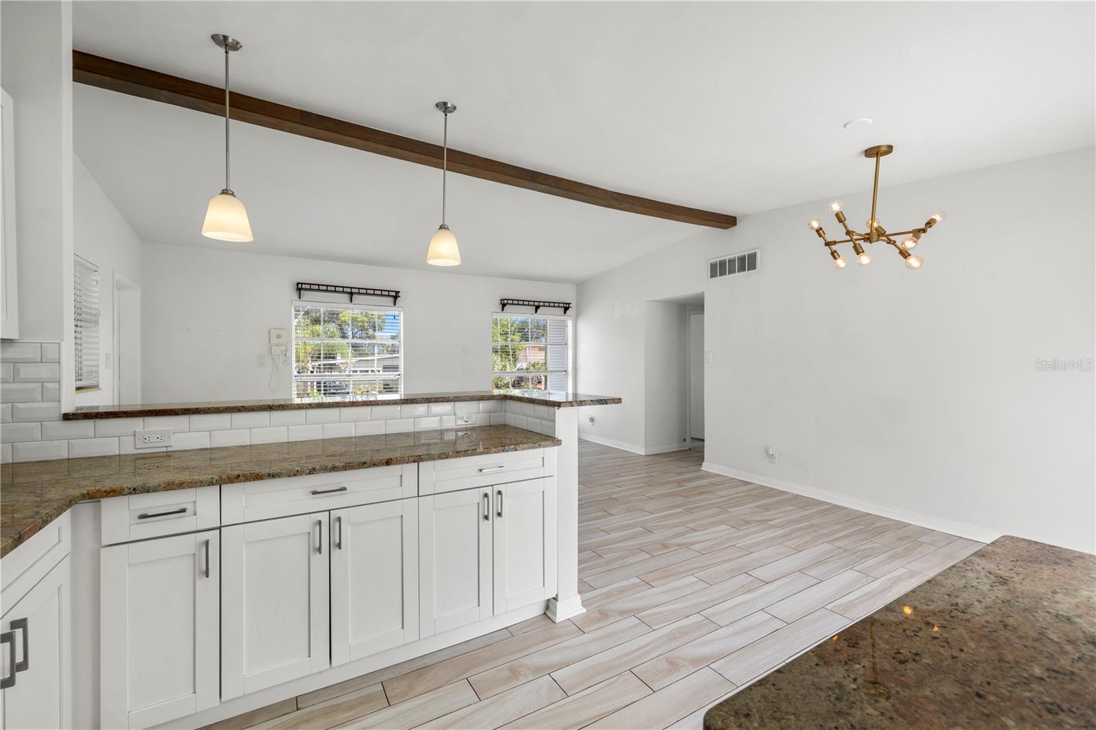 2125 W HIAWATHA ST — photo 15