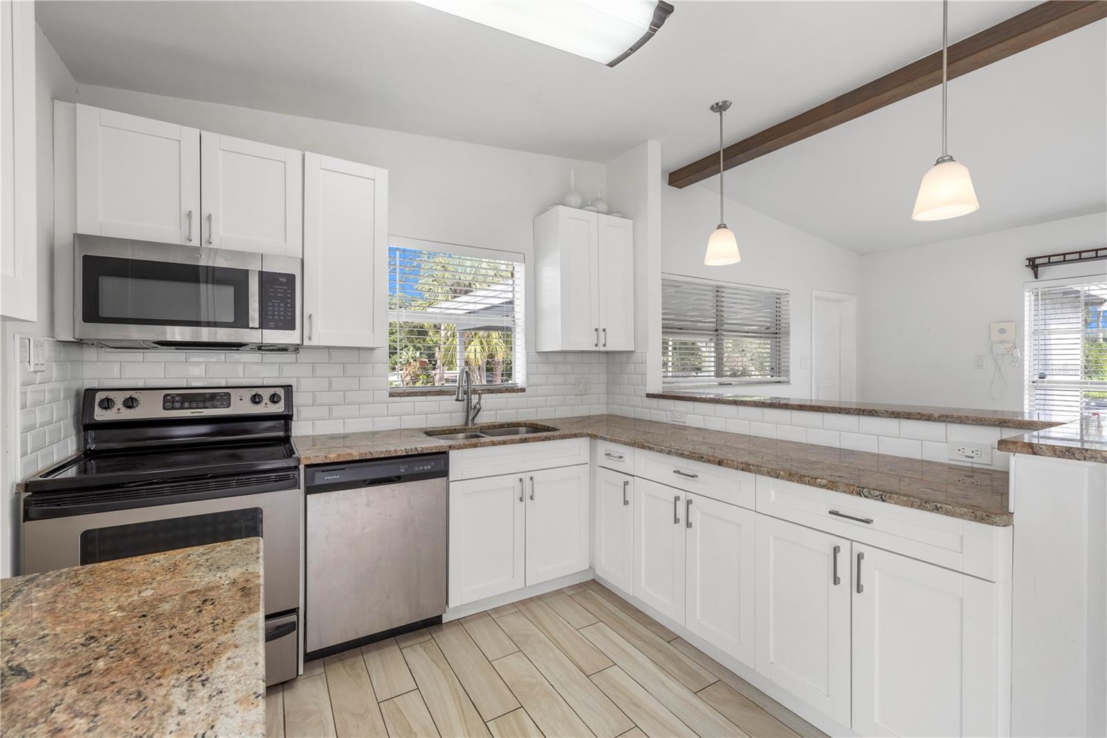 2125 W HIAWATHA ST — photo 13