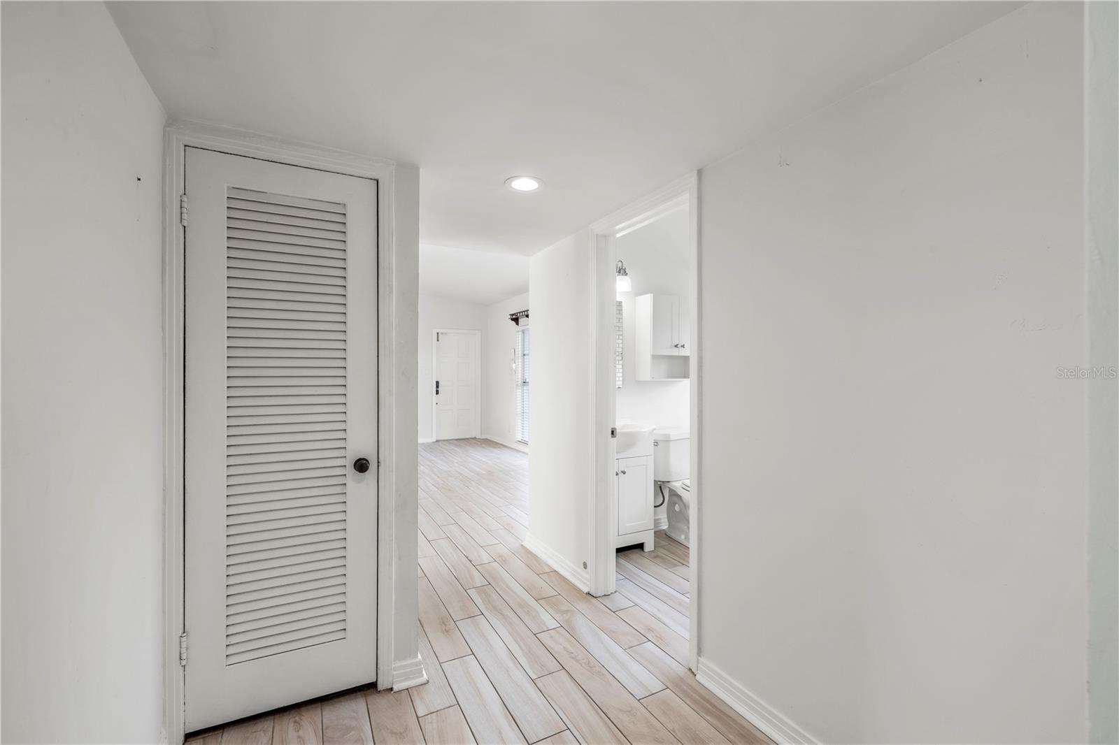 2125 W HIAWATHA ST — photo 17