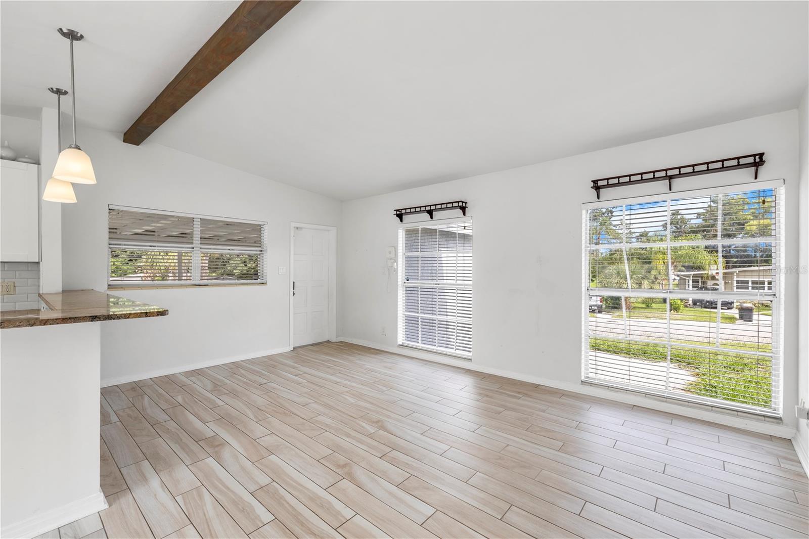 2125 W HIAWATHA ST — photo 7
