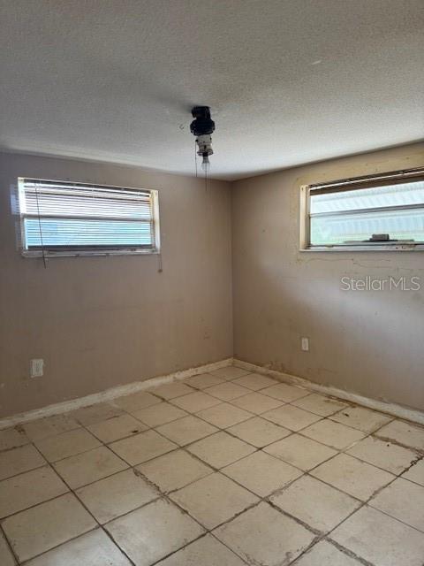 8811 GOSHEN LN — photo 23