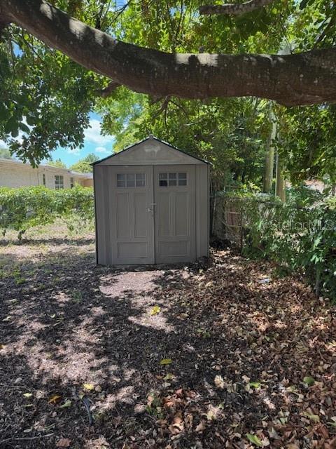 8811 GOSHEN LN — photo 36