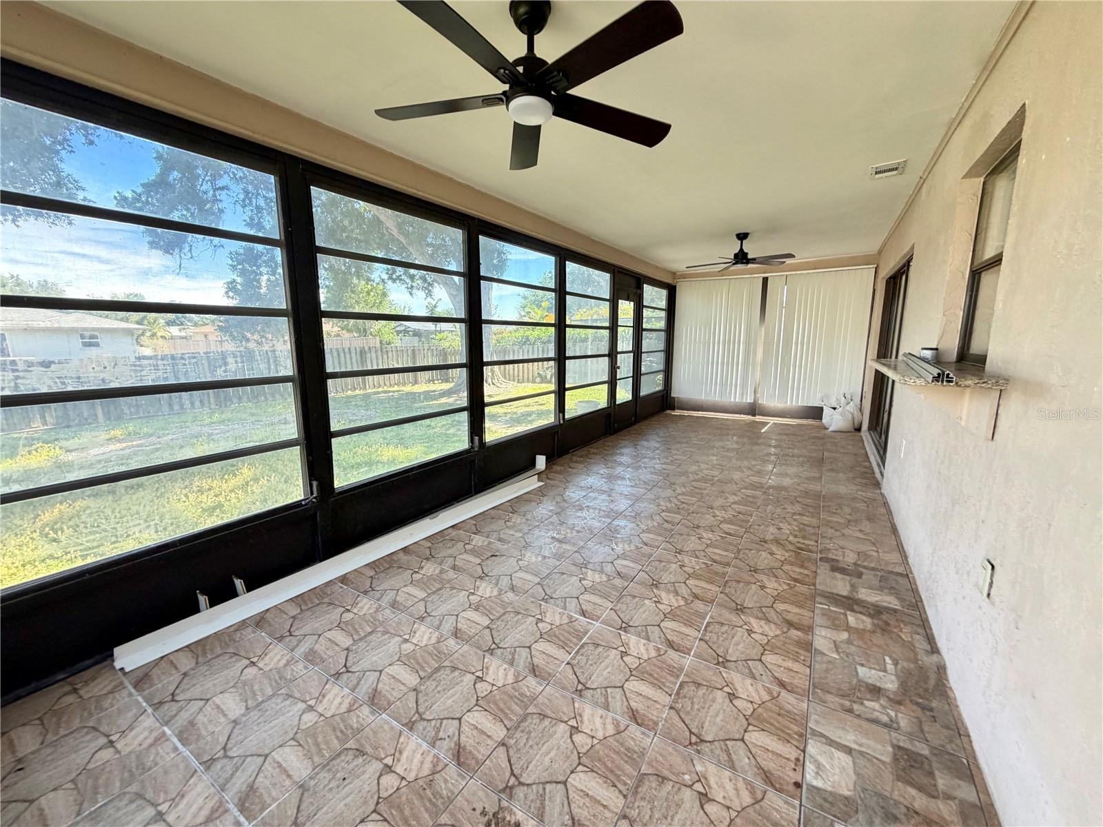 4892 GREENCROFT RD — photo 30