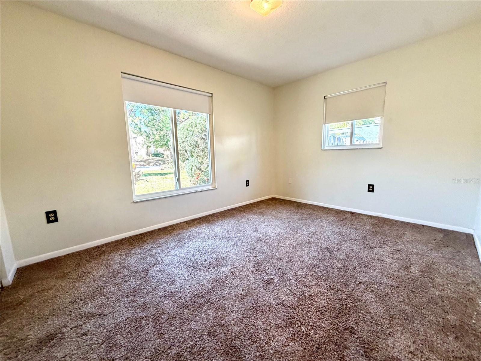 4892 GREENCROFT RD — photo 23