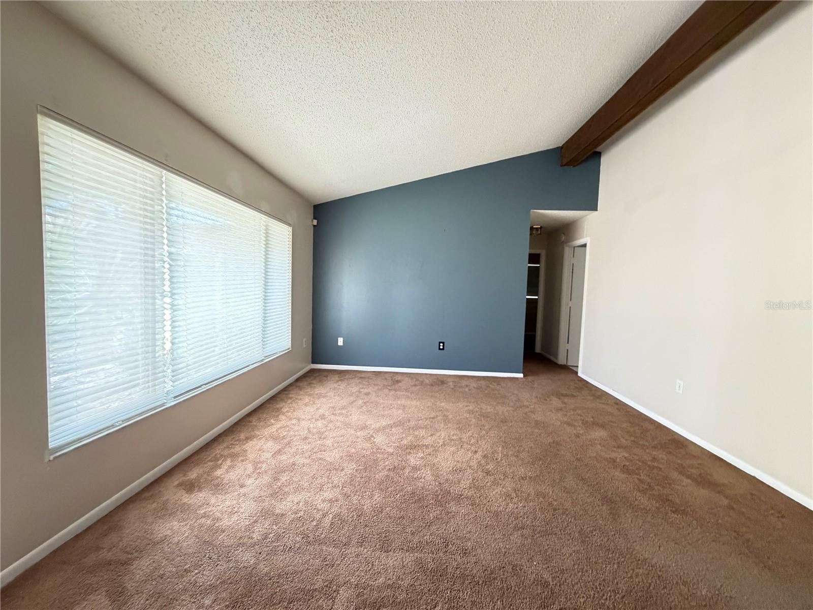 4892 GREENCROFT RD — photo 10