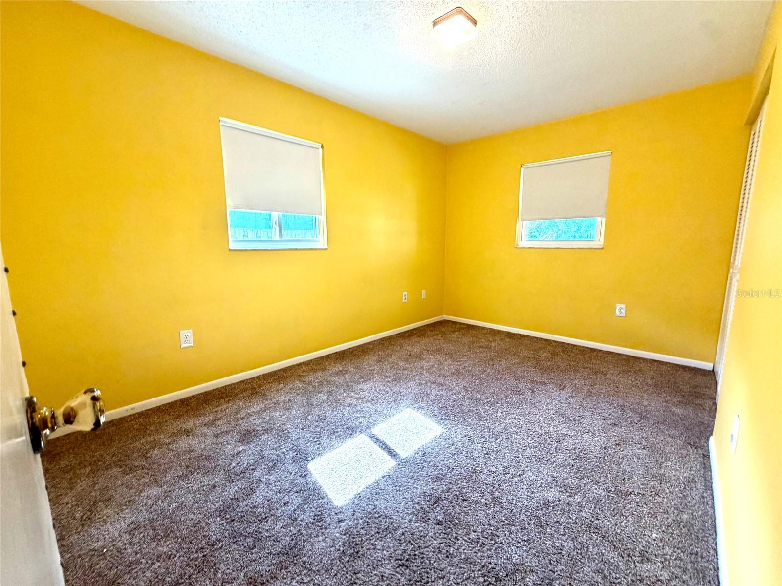 4892 GREENCROFT RD — photo 25