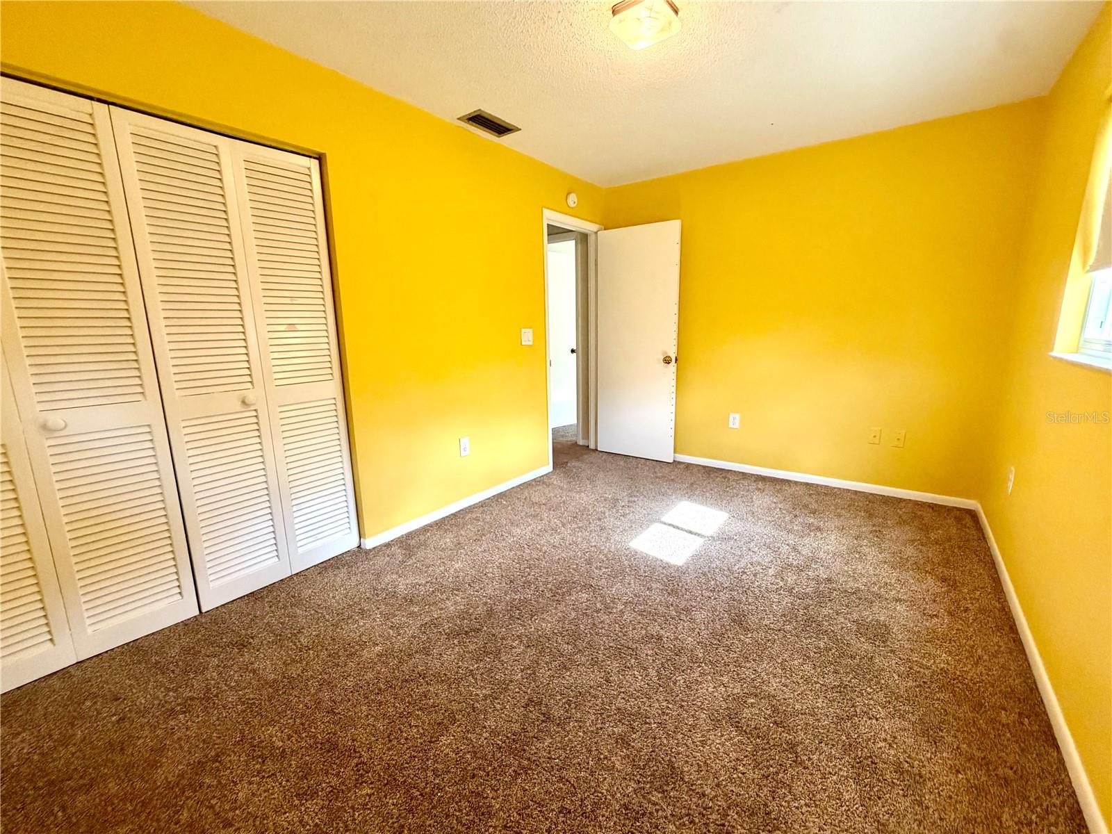 4892 GREENCROFT RD — photo 26