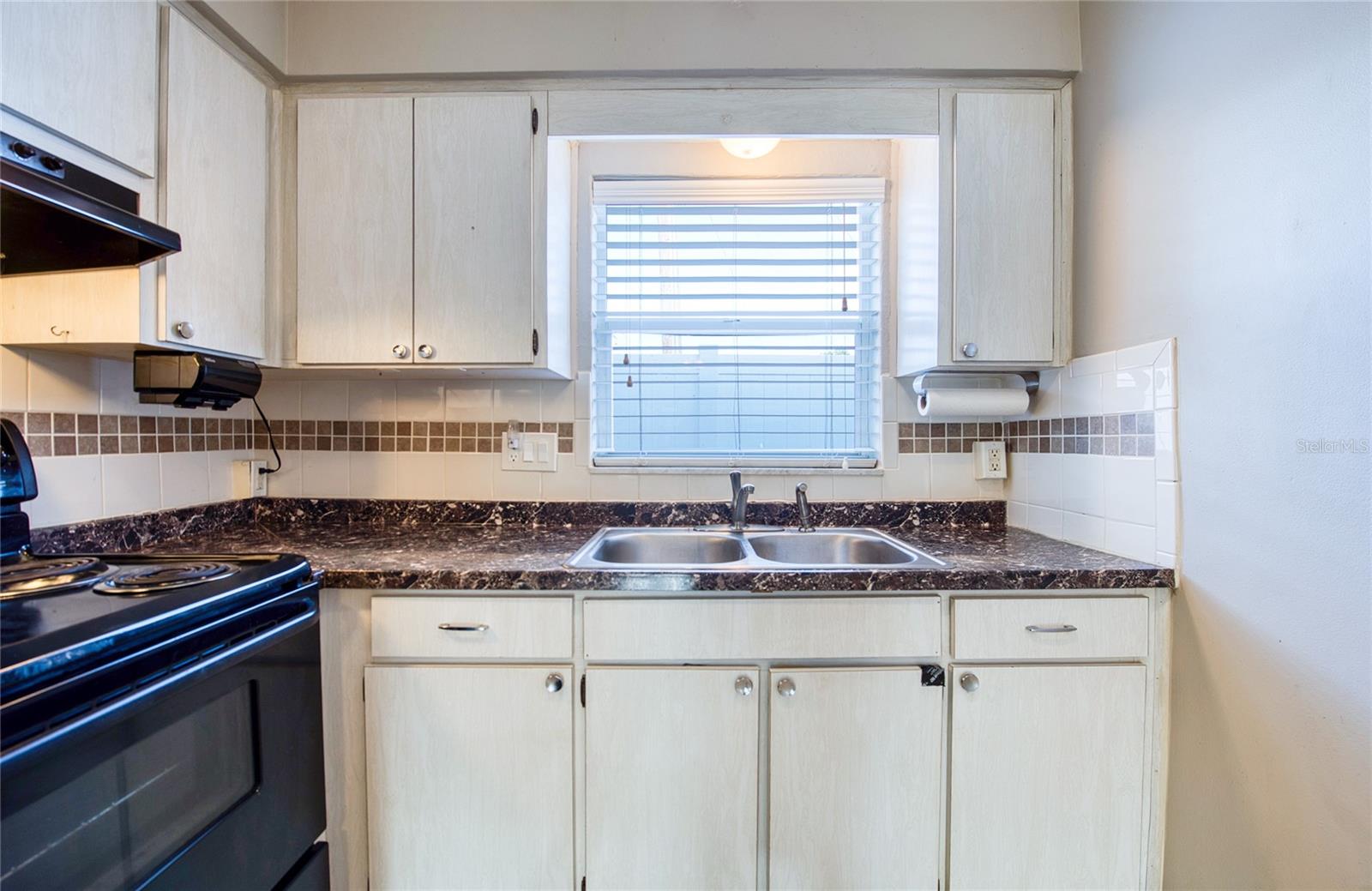 13940 ANONA HEIGHTS DR #6 — photo 17