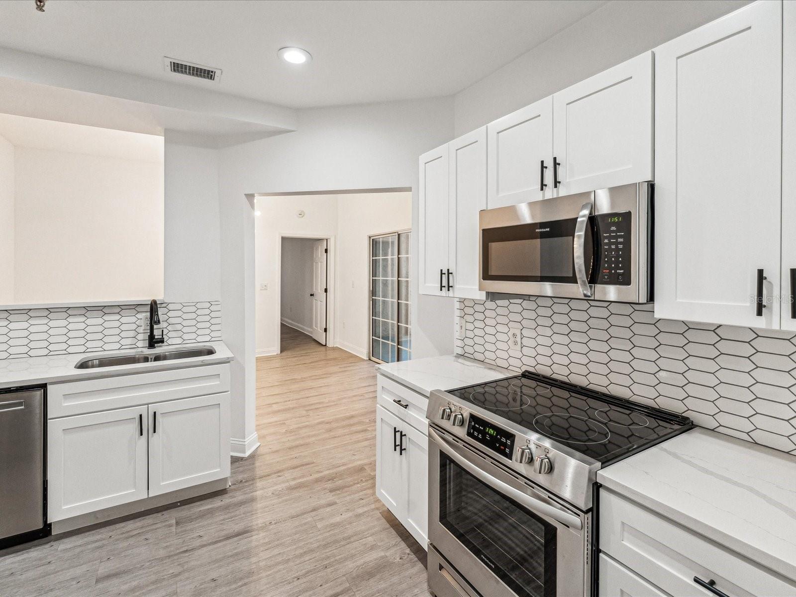 215 CENTRAL AVE #3F — photo 9