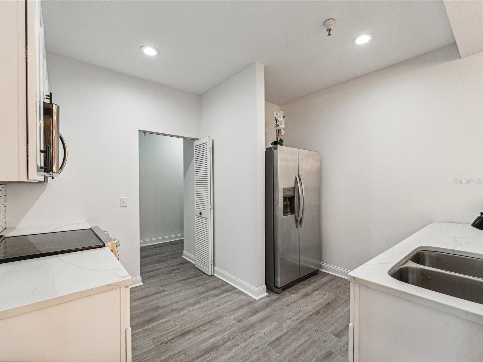 215 CENTRAL AVE #3F — photo 12