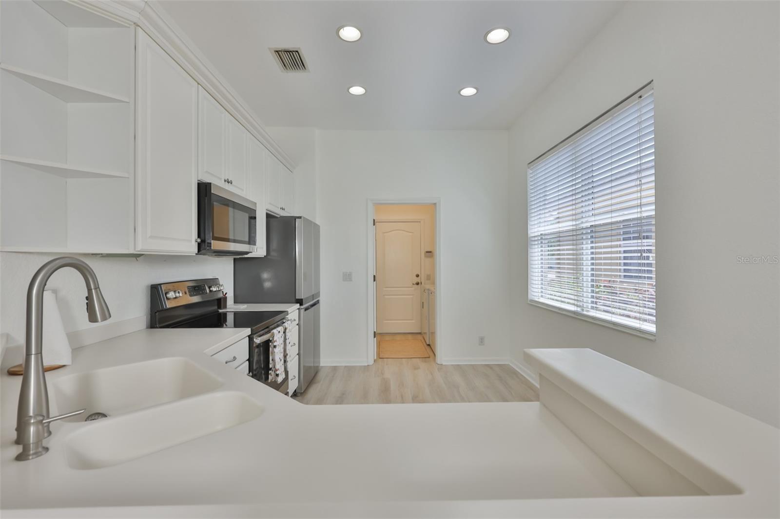 448 NOBLE FAIRE DR — photo 8